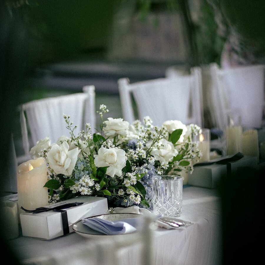 White floral table setting at Uma Garden